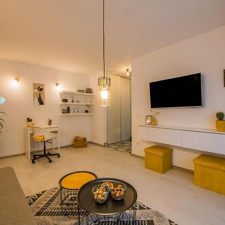 Kitty Sunflower Apartment Alba Iulia Ngoại thất bức ảnh