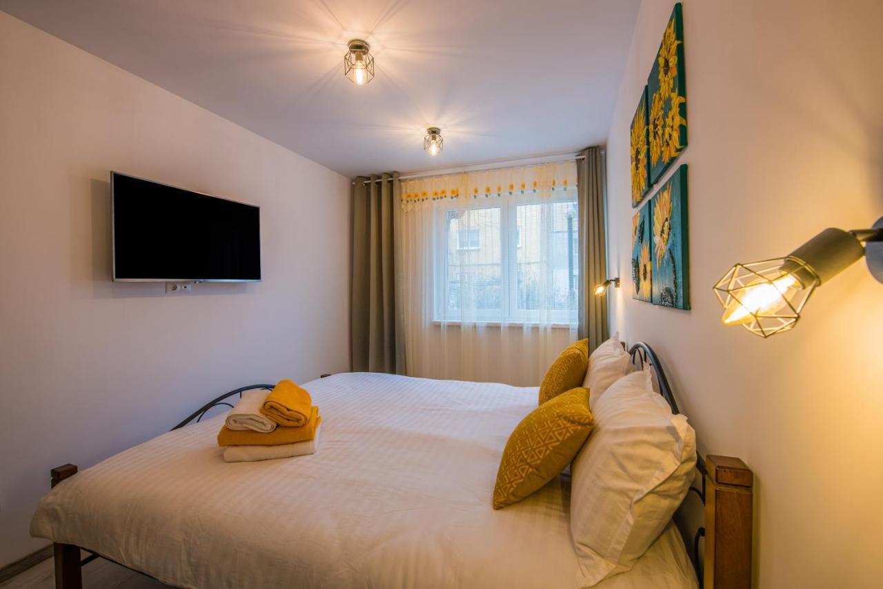 Kitty Sunflower Apartment Alba Iulia Ngoại thất bức ảnh