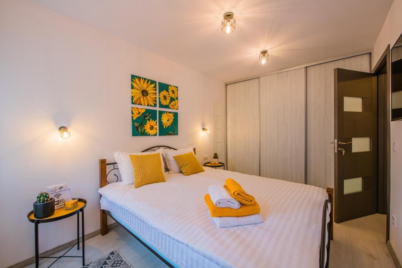 Kitty Sunflower Apartment Alba Iulia Ngoại thất bức ảnh