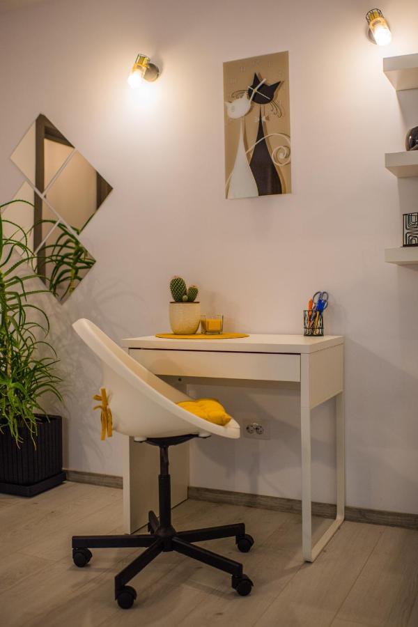 Kitty Sunflower Apartment Alba Iulia Ngoại thất bức ảnh