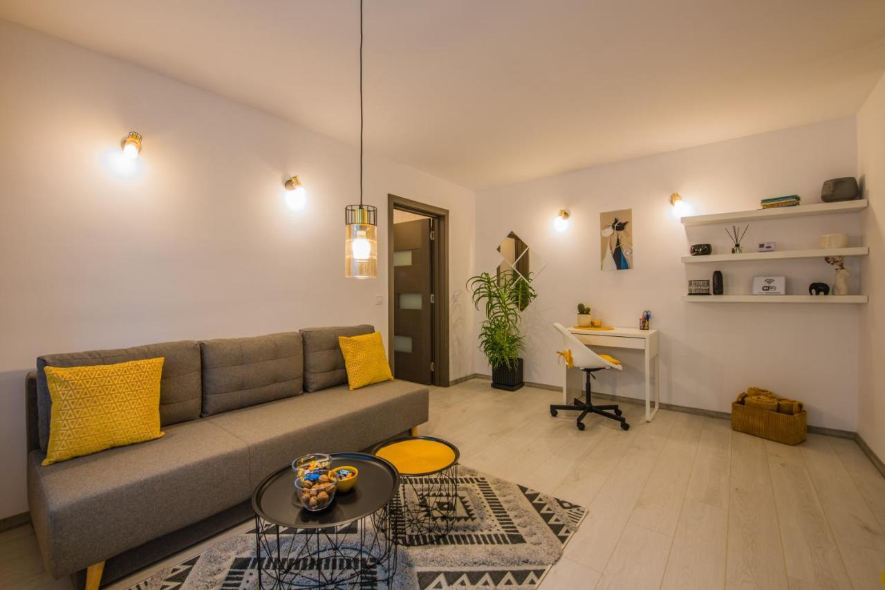 Kitty Sunflower Apartment Alba Iulia Ngoại thất bức ảnh