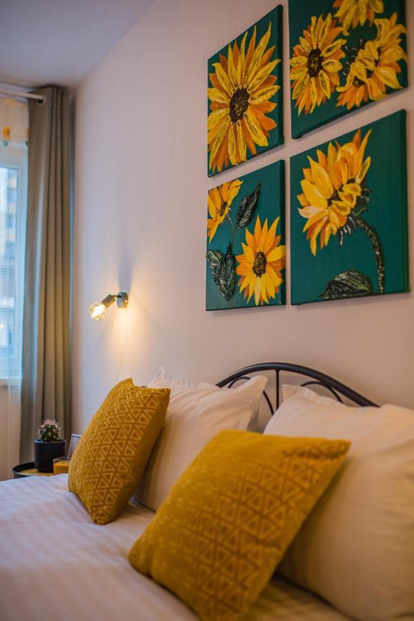 Kitty Sunflower Apartment Alba Iulia Ngoại thất bức ảnh