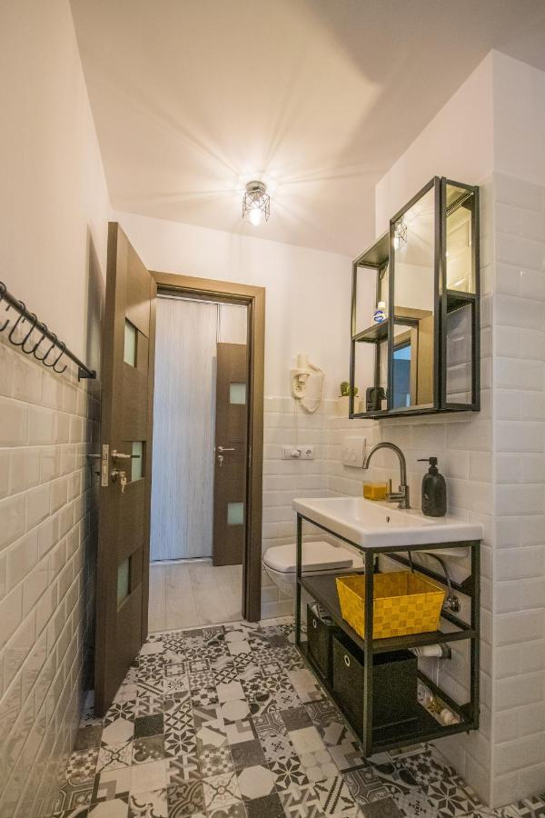 Kitty Sunflower Apartment Alba Iulia Ngoại thất bức ảnh