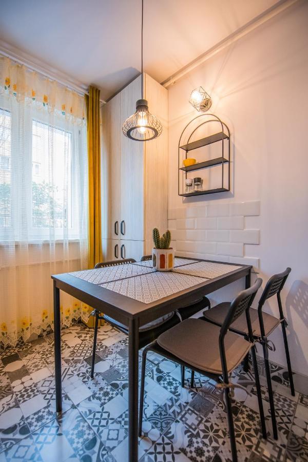 Kitty Sunflower Apartment Alba Iulia Ngoại thất bức ảnh